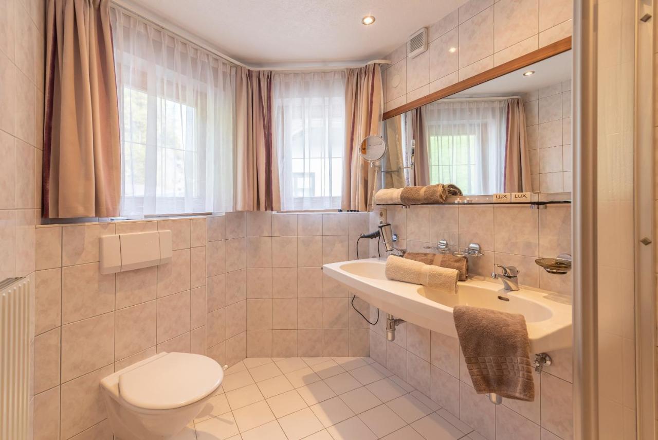 Hotel Haus Angela à Kappl  Extérieur photo