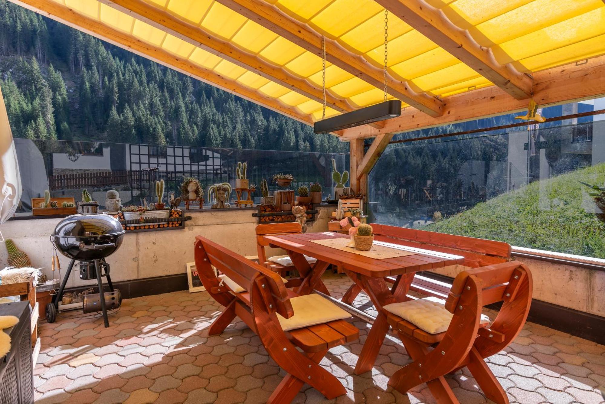 Hotel Haus Angela à Kappl  Extérieur photo